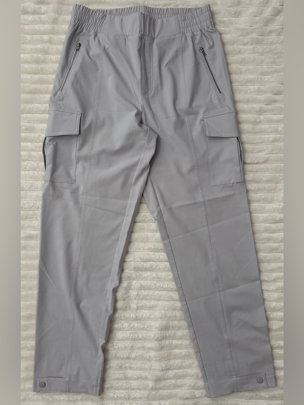 “NWOT” Mondetta Light Gray Cargo Joggers with Elastic Waist